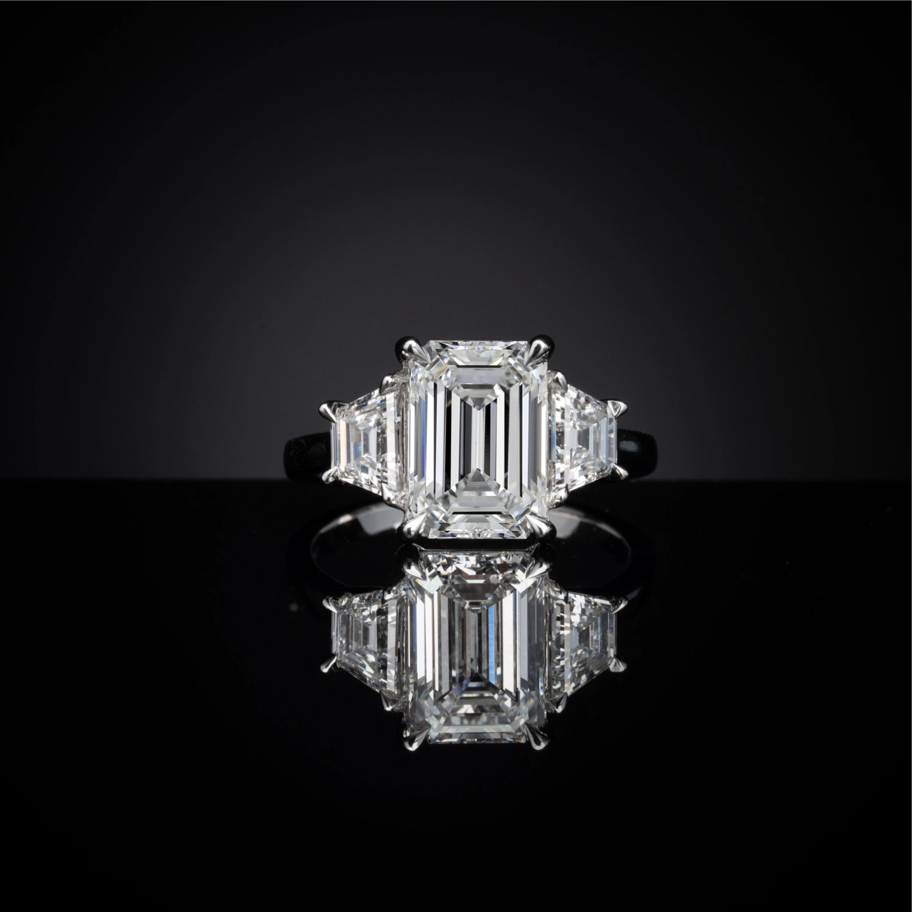 Lab-Grown 2.86 Carat Emerald E-VS1 Diamond Platinum 3 Stones Ring