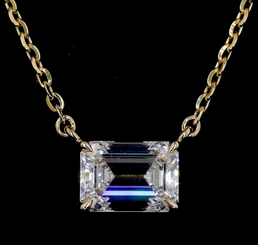 Lab-Grown 3.01 Carat Emerald E-VS1 Diamond 14K Yellow Gold Solitaire Pendant
