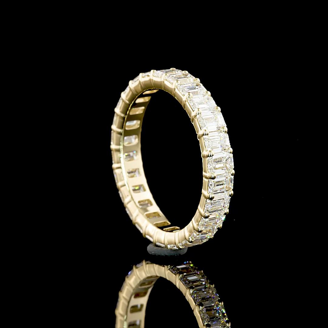 Lab-Grown 3.08 Carat Emerald E-VVS2 Diamond 14K Yellow Gold Eternity Band Eterni