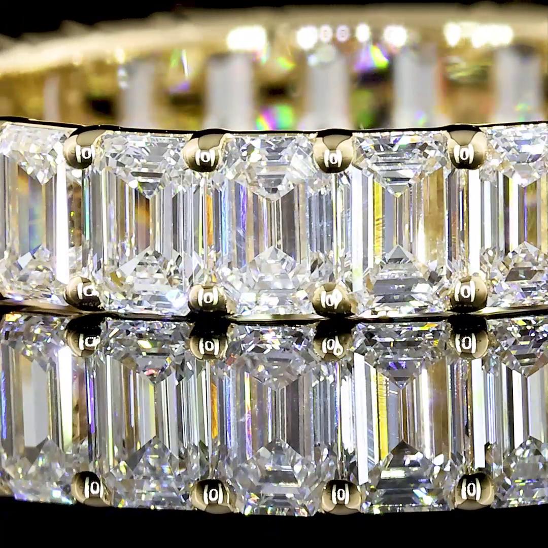 Lab-Grown 3.08 Carat Emerald E-VVS2 Diamond 14K Yellow Gold Eternity Band Eterni