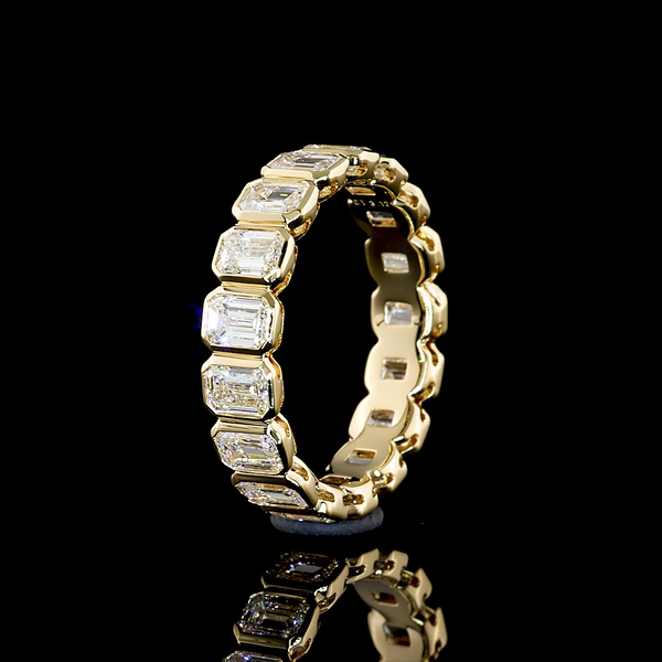 Lab-Grown 3.14 Carat Emerald D-VS1 Diamond 14K Yellow Gold Eternity Band Eternit