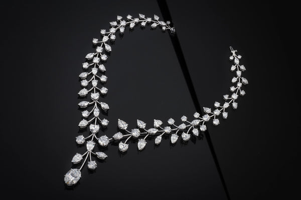 Lab-Grown 131.82 Carat Oval E-VS2 Diamond 14K White Gold Special Necklace