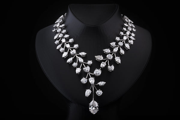 Lab-Grown 131.82 Carat Oval E-VS2 Diamond 14K White Gold Special Necklace