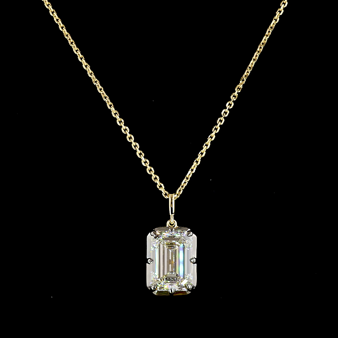 Lab-Grown 4.01 Carat Emerald E-F-VS1 Diamond 14K Yellow Gold Solitaire Pendant