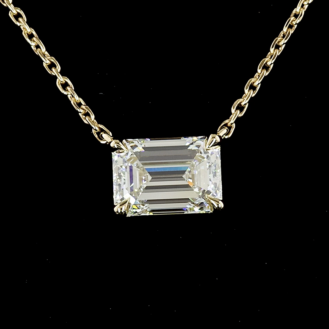 Lab-Grown 1.06 Carat Emerald D-VS2 Diamond 14K Yellow Gold Solitaire Pendant