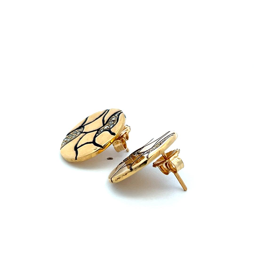 Vintage 18K Yellow Gold Stud Earrings with 0.28 Carat Round G-VS Diamonds