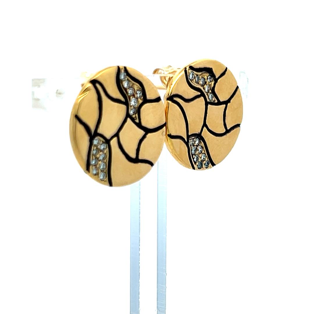 Vintage 18K Yellow Gold Stud Earrings with 0.28 Carat Round G-VS Diamonds
