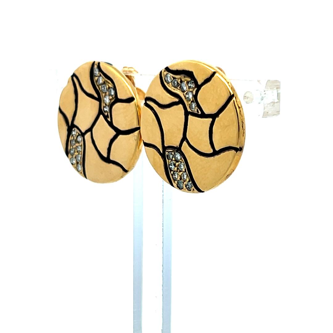 Vintage 18K Yellow Gold Stud Earrings with 0.28 Carat Round G-VS Diamonds