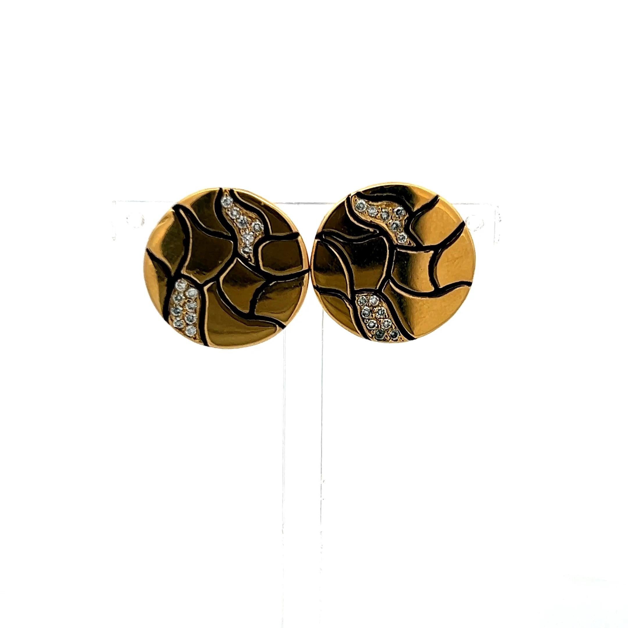 Vintage 18K Yellow Gold Stud Earrings with 0.28 Carat Round G-VS Diamonds