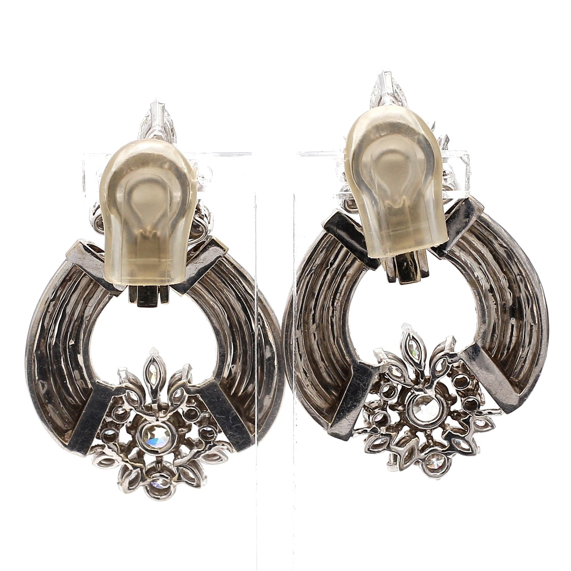 18K Gold Chandelier Earrings with 11.95 Carat Old European Cut G VVS2 Diamonds