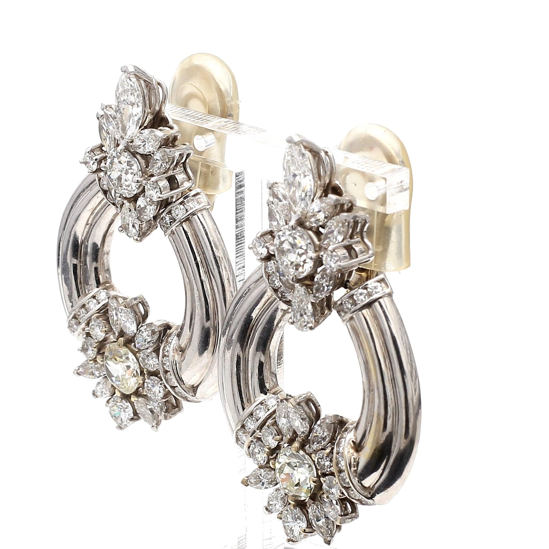 18K Gold Chandelier Earrings with 11.95 Carat Old European Cut G VVS2 Diamonds
