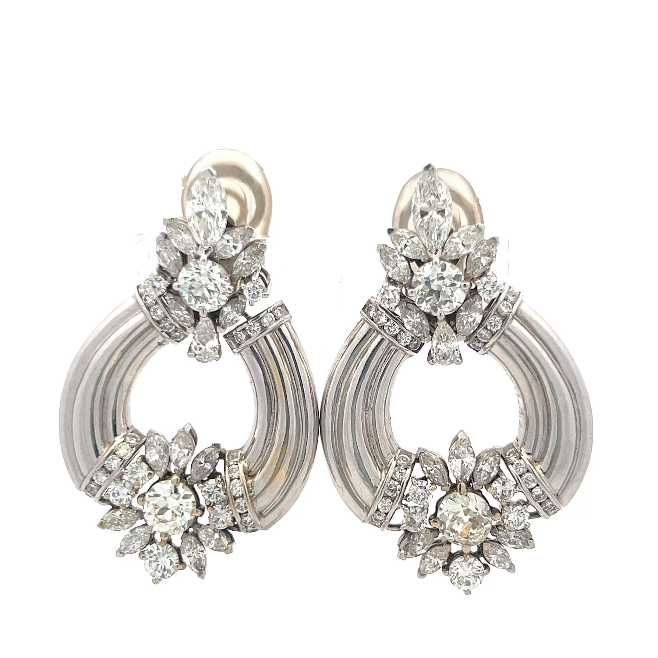 18K Gold Chandelier Earrings with 11.95 Carat Old European Cut G VVS2 Diamonds