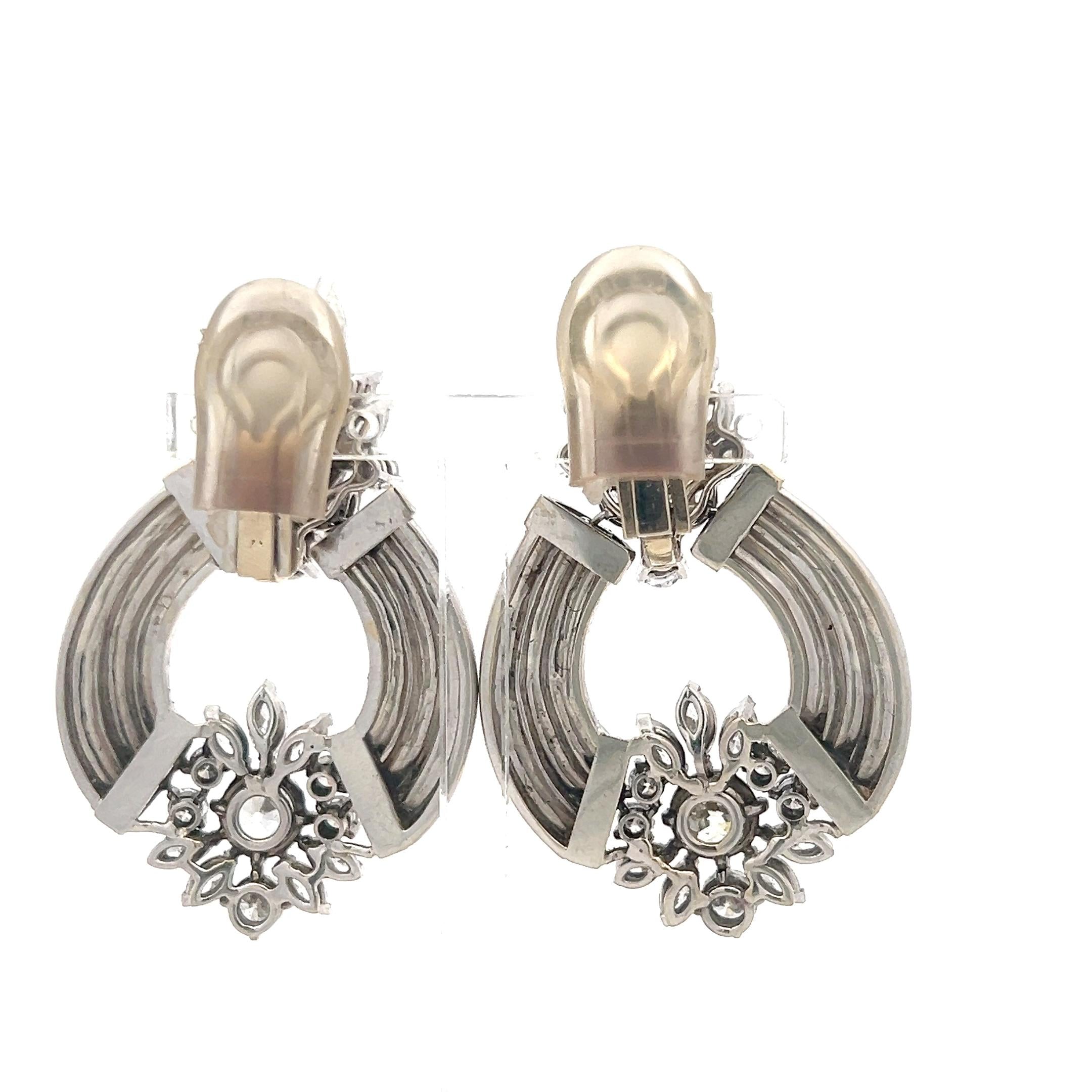 18K Gold Chandelier Earrings with 11.95 Carat Old European Cut G VVS2 Diamonds