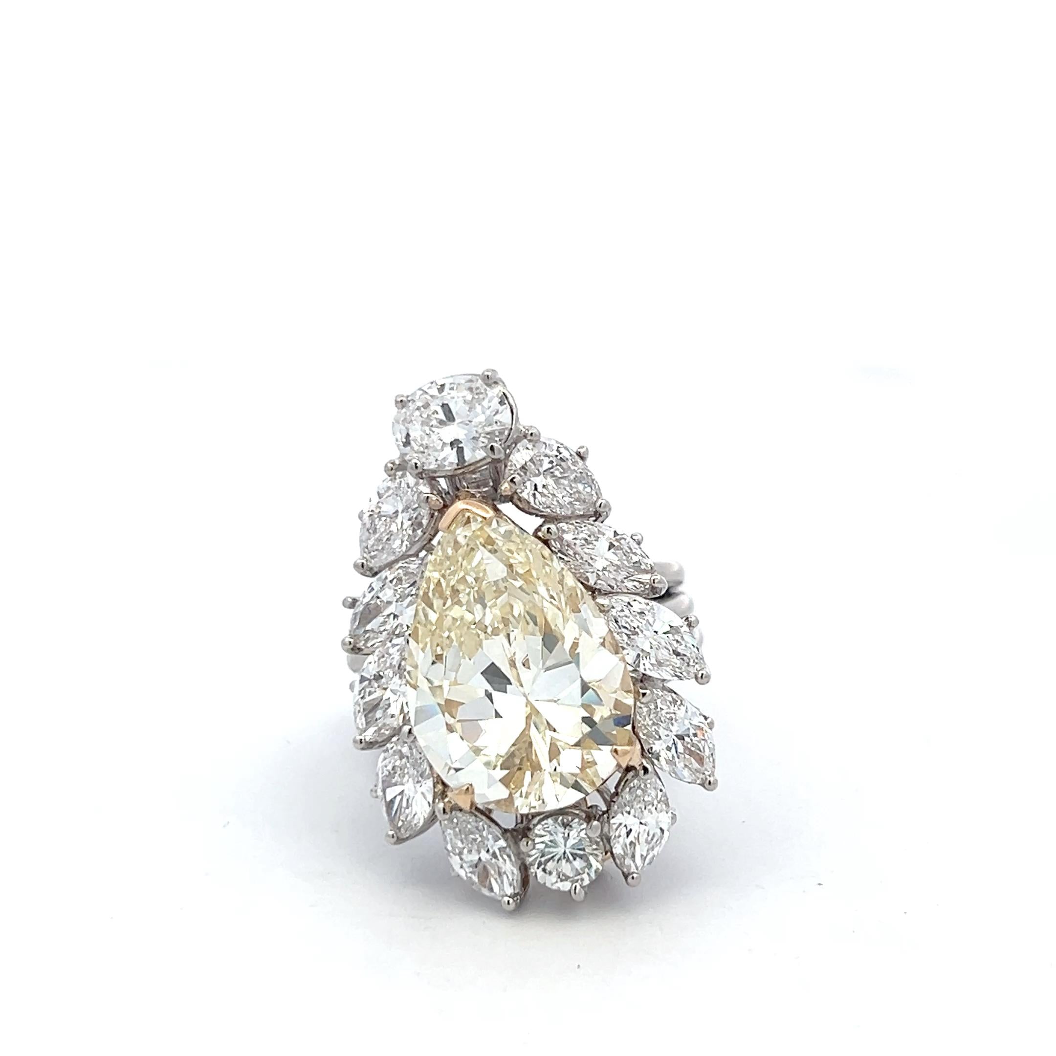 Vintage 18 Karat Two Tone Gold Ring with 16.14 Carat Diamonds Size 7.5