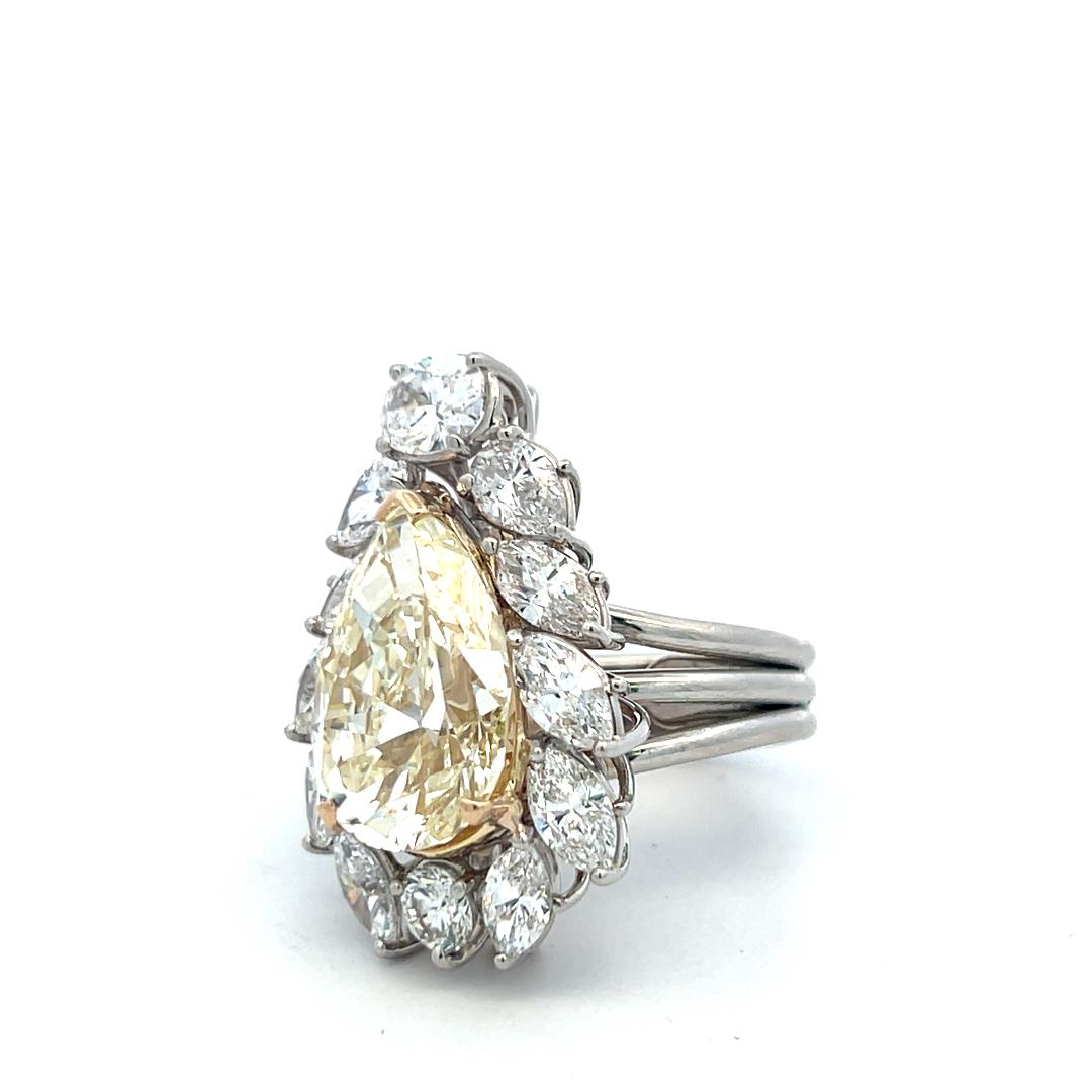 Vintage 18 Karat Two Tone Gold Ring with 16.14 Carat Diamonds Size 7.5