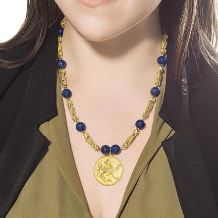 Vintage 18 Karat Gold Lapis Medallion Pendant Necklace