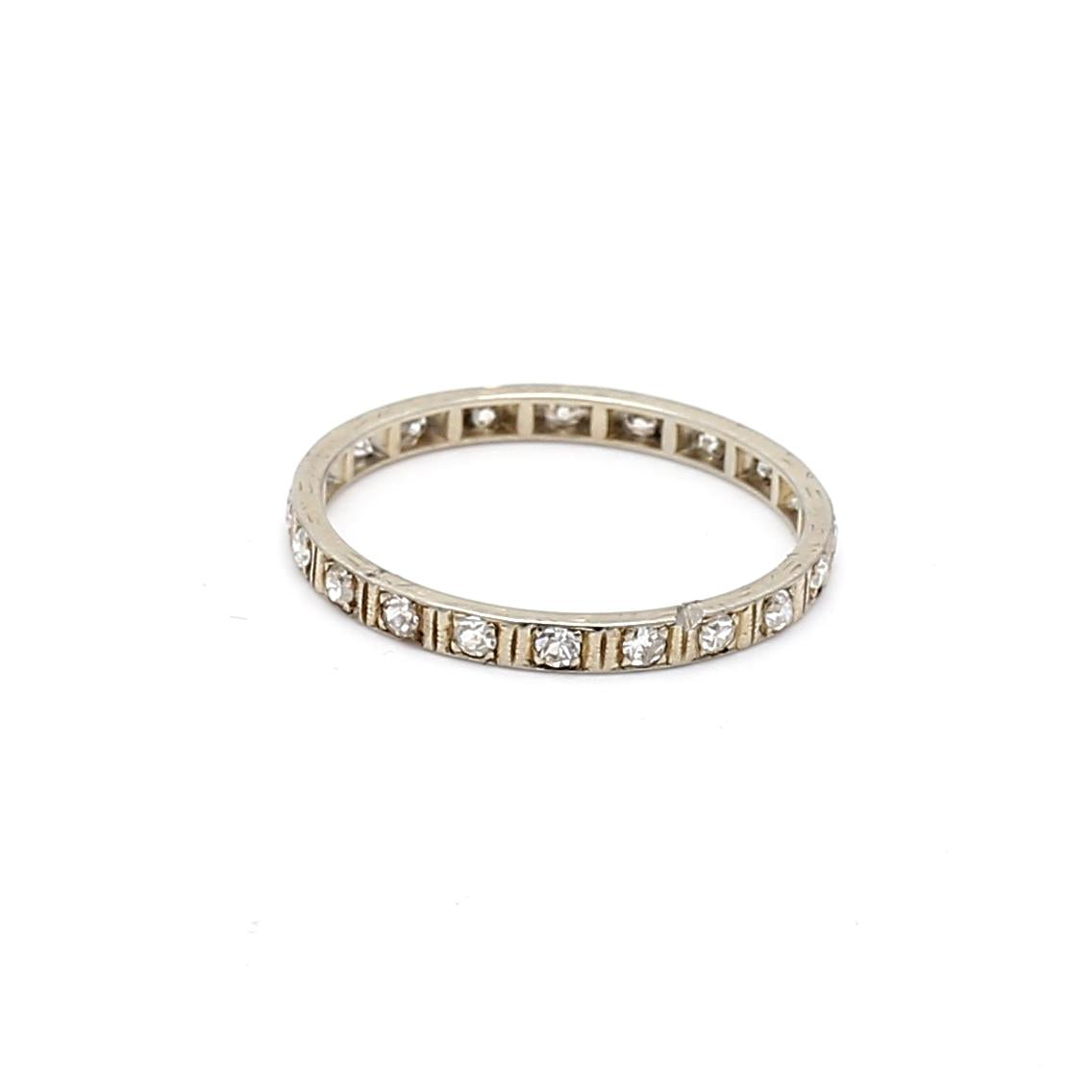 Vintage 18K Yellow Gold Band Ring with 0.6 Carat Round Diamonds Size 9