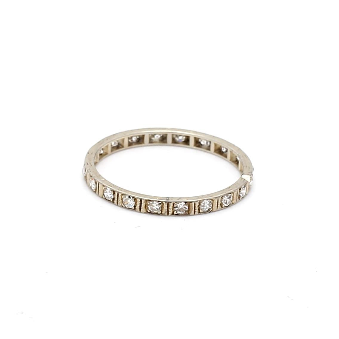 Vintage 18K Yellow Gold Band Ring with 0.6 Carat Round Diamonds Size 9