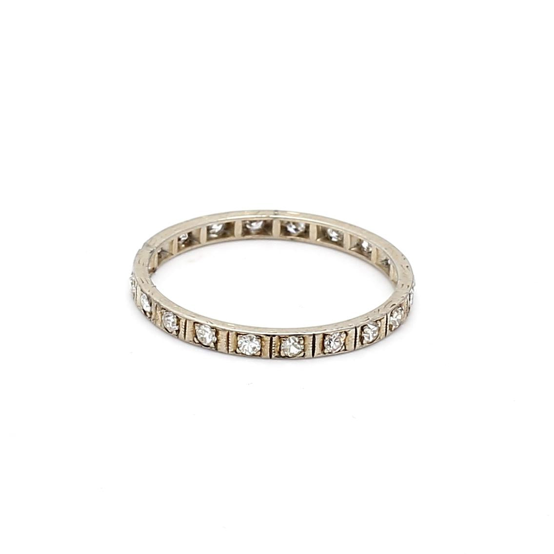 Vintage 18K Yellow Gold Band Ring with 0.6 Carat Round Diamonds Size 9