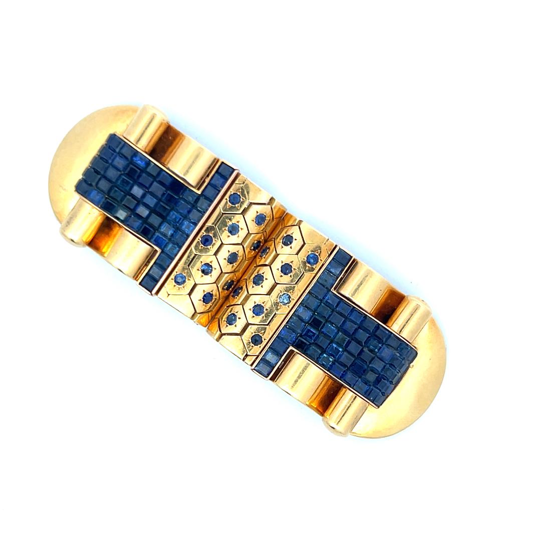 12.90 Carat Princess Cut and Round Brilliant Sapphire 18 Karat Yellow Gold Pin