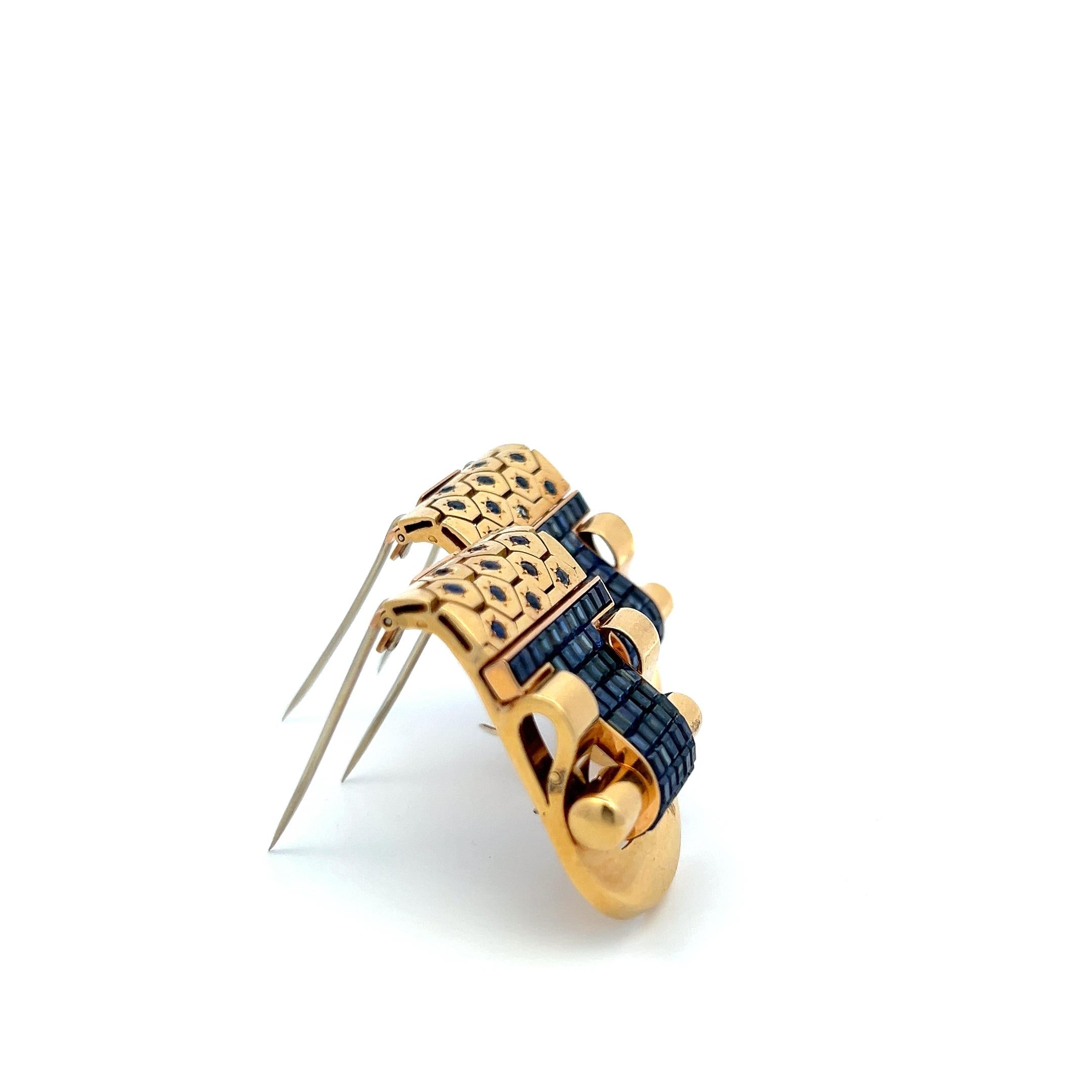 12.90 Carat Princess Cut and Round Brilliant Sapphire 18 Karat Yellow Gold Pin