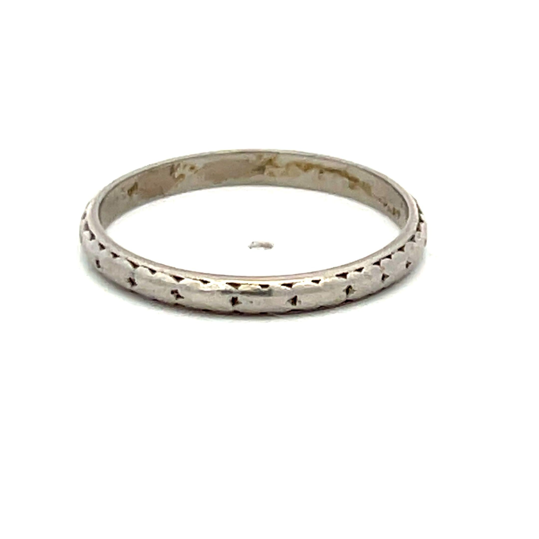 Vintage Platinum Band Ring 2.2mm 2.6 Grams Size 7.5