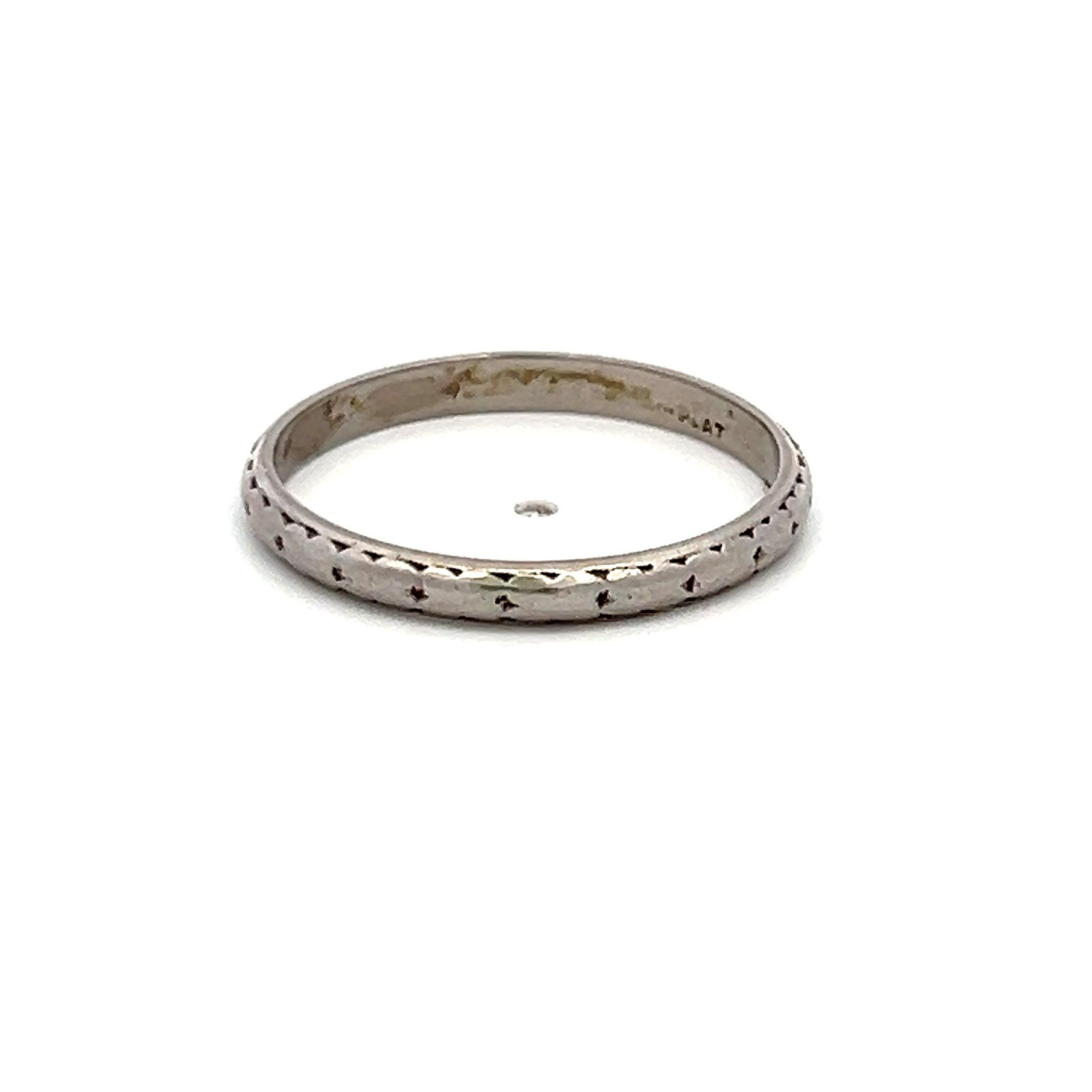 Vintage Platinum Band Ring 2.2mm 2.6 Grams Size 7.5