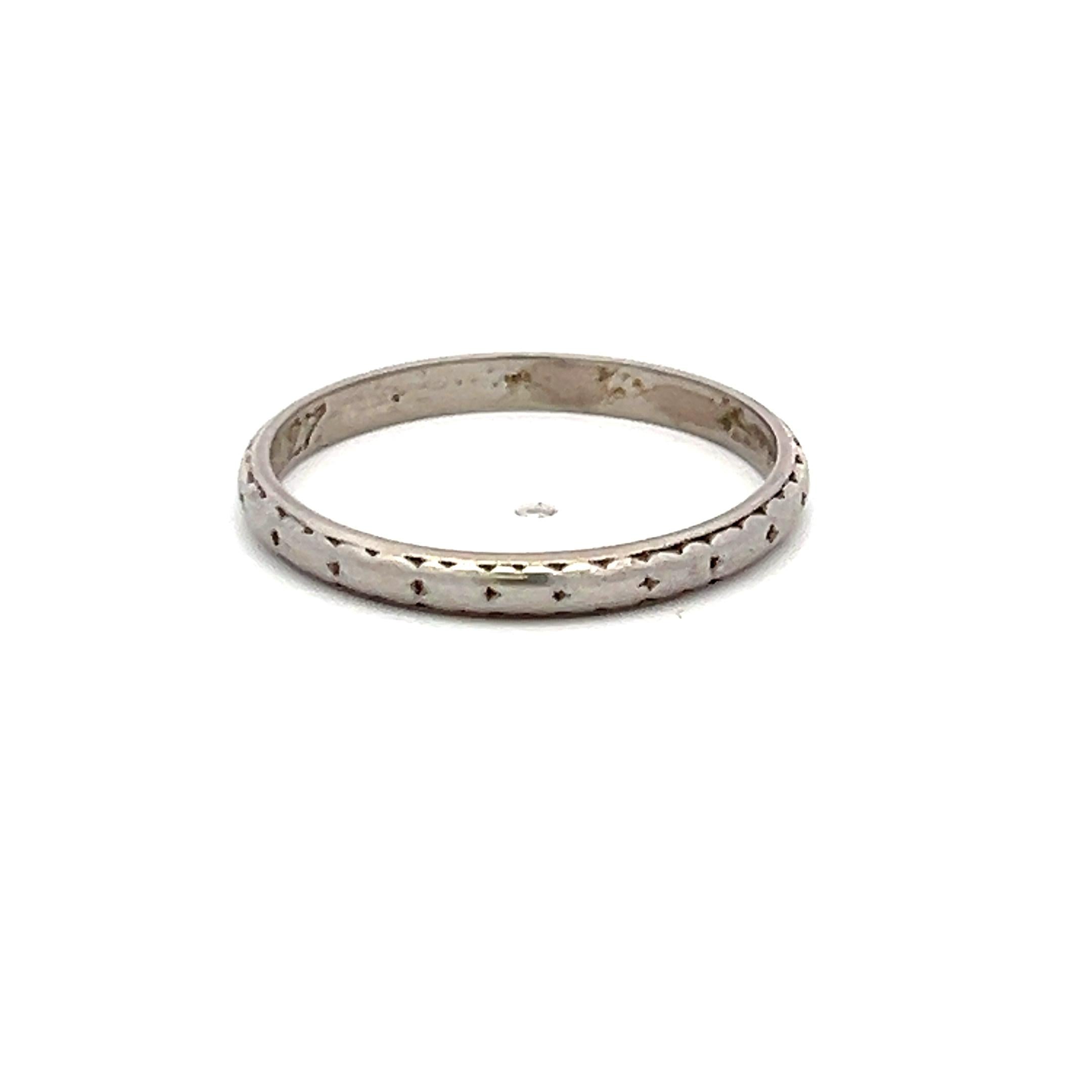 Vintage Platinum Band Ring 2.2mm 2.6 Grams Size 7.5