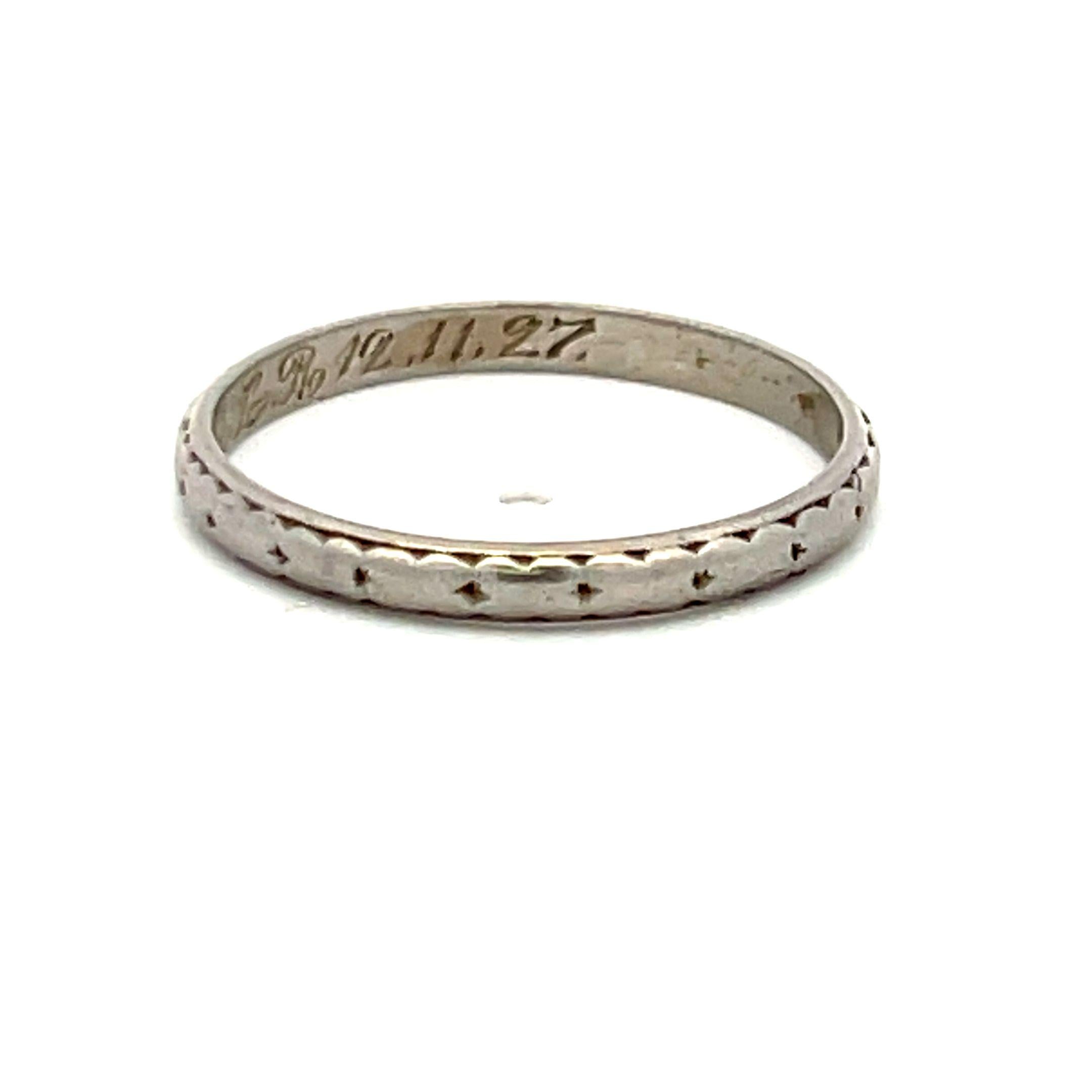 Vintage Platinum Band Ring 2.2mm 2.6 Grams Size 7.5