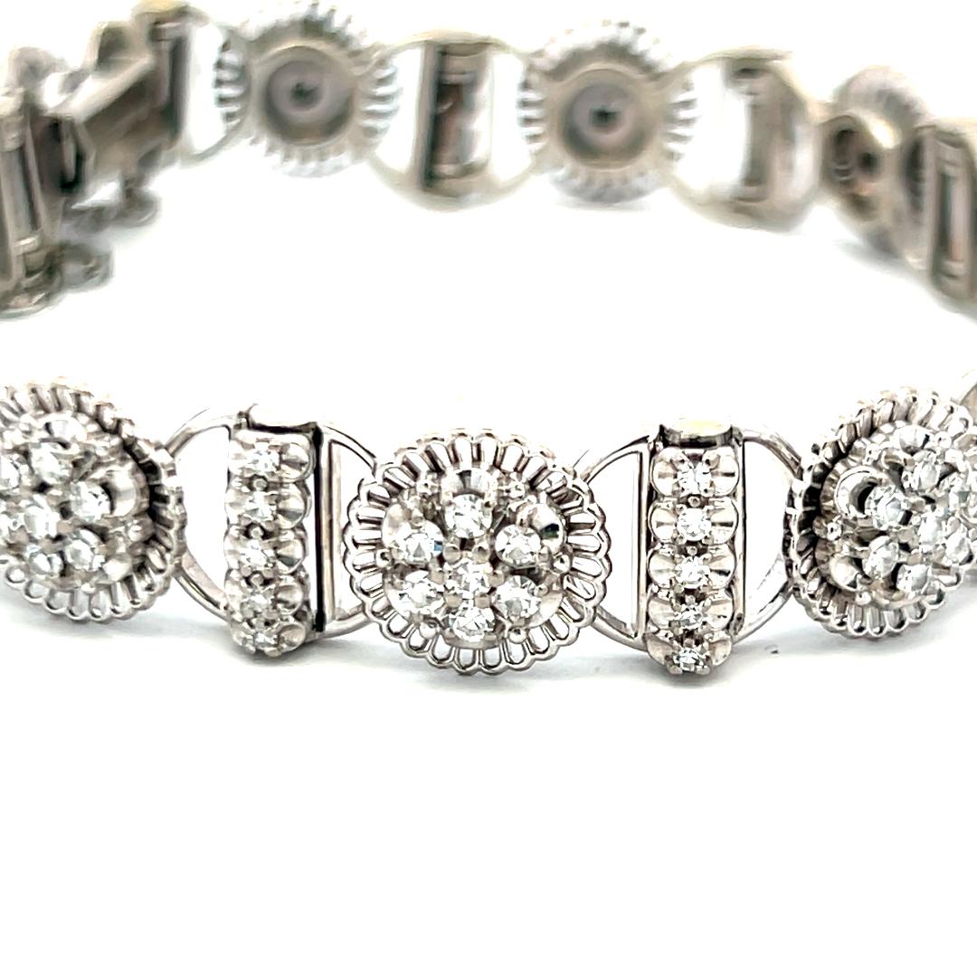 18K White Gold Tennis Bracelet with 2.5 Carat Round G-SI1 Diamonds