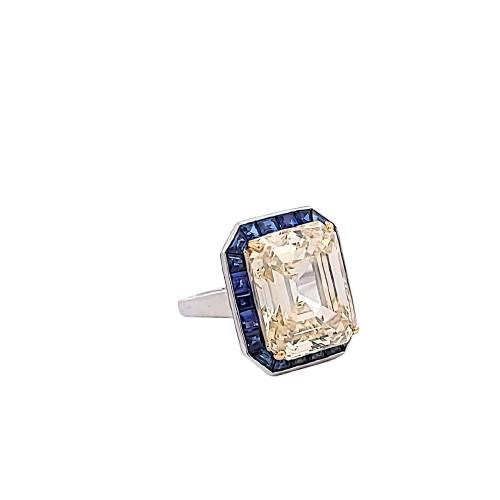 Oscar Heyman 17.35 Carat Emerald Cut Flyb-SI1 Diamond 18K WG Cocktail Ring