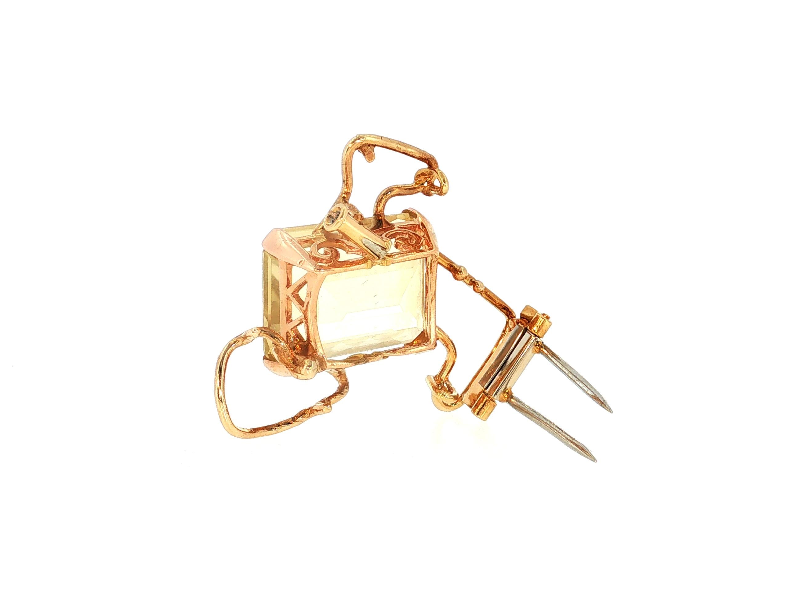 Vintage 14K Yellow Gold Pin Brooch with 19.5 Carat Emerald Cut Citrine