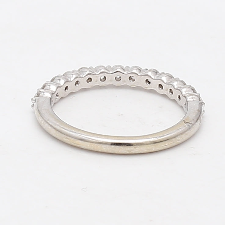 0.60 Carat Round Brilliant G SI1 Diamond 0.60 Carat 14K White Gold Band Ring