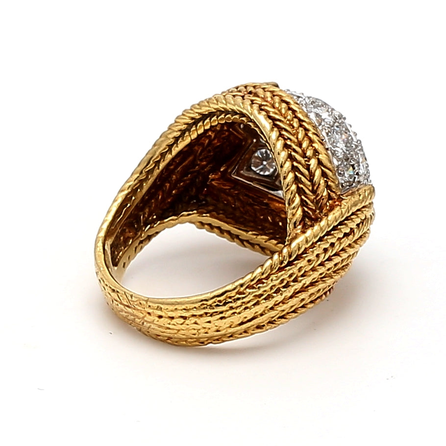 Van Cleef & Arpels 1.80 Carat Round Brilliant G VS2 Diamond 18 Karat Gold Cluster Ring