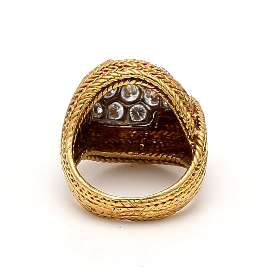 Van Cleef & Arpels 1.80 Carat Round Brilliant G VS2 Diamond 18 Karat Gold Cluster Ring