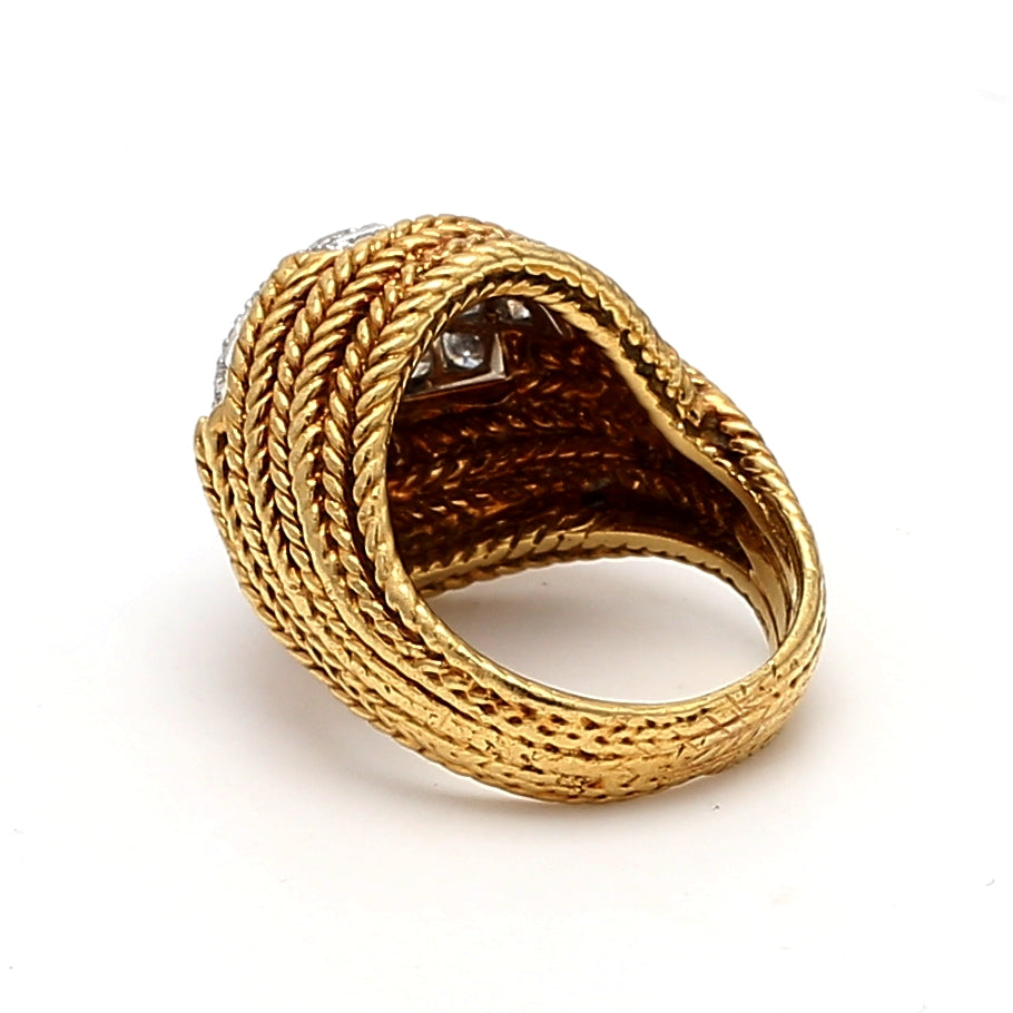 Van Cleef & Arpels 1.80 Carat Round Brilliant G VS2 Diamond 18 Karat Gold Cluster Ring
