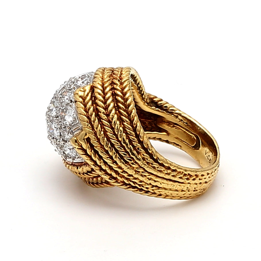Van Cleef & Arpels 1.80 Carat Round Brilliant G VS2 Diamond 18 Karat Gold Cluster Ring