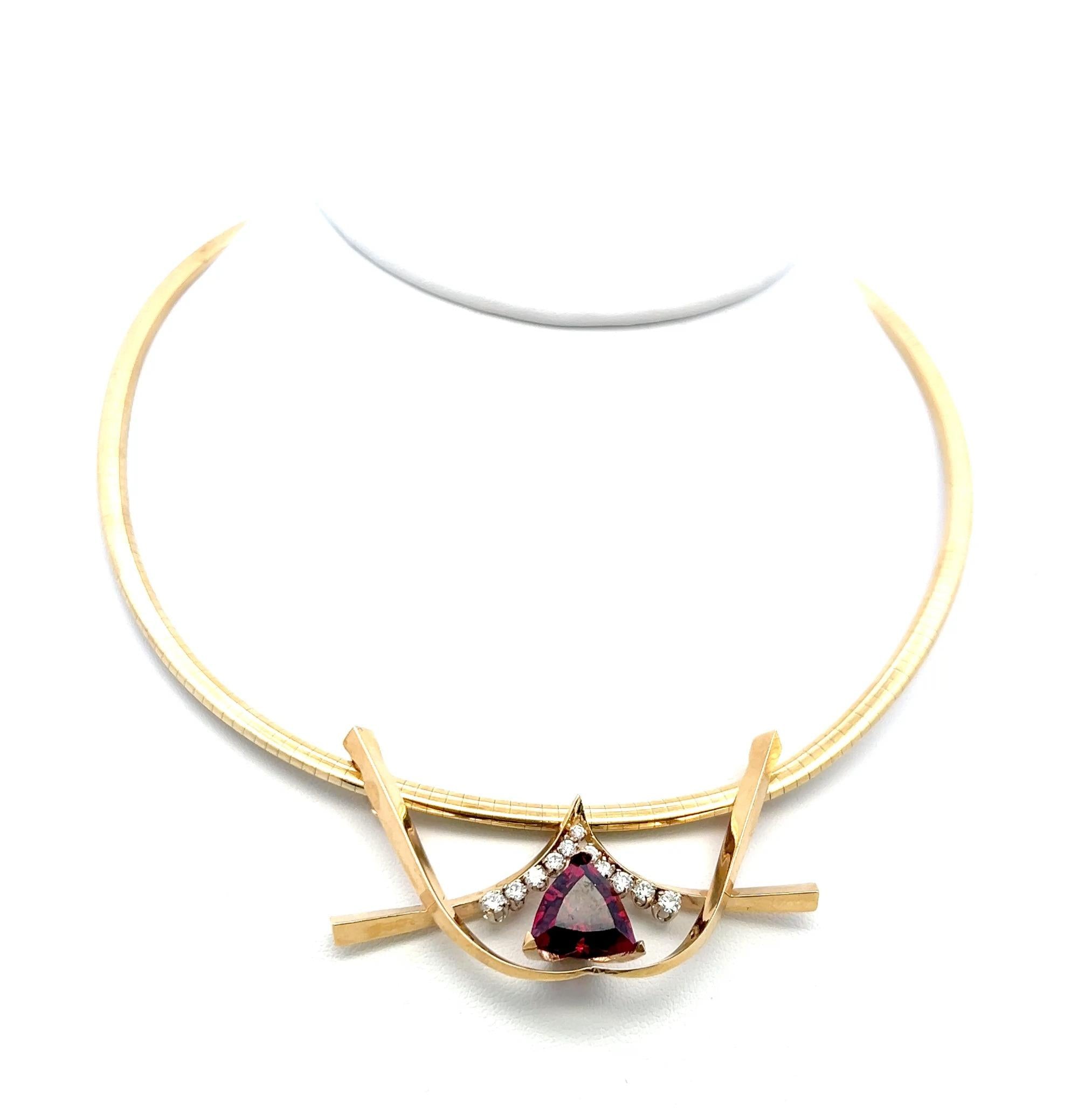 14K Yellow Gold Collar Necklace with 0.5ct Round G VS Diamonds and 7ct Ruby