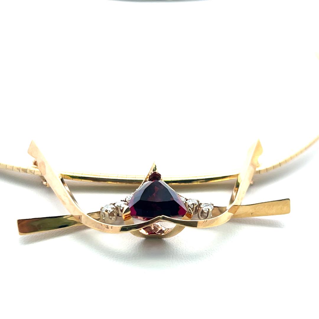 14K Yellow Gold Collar Necklace with 0.5ct Round G VS Diamonds and 7ct Ruby