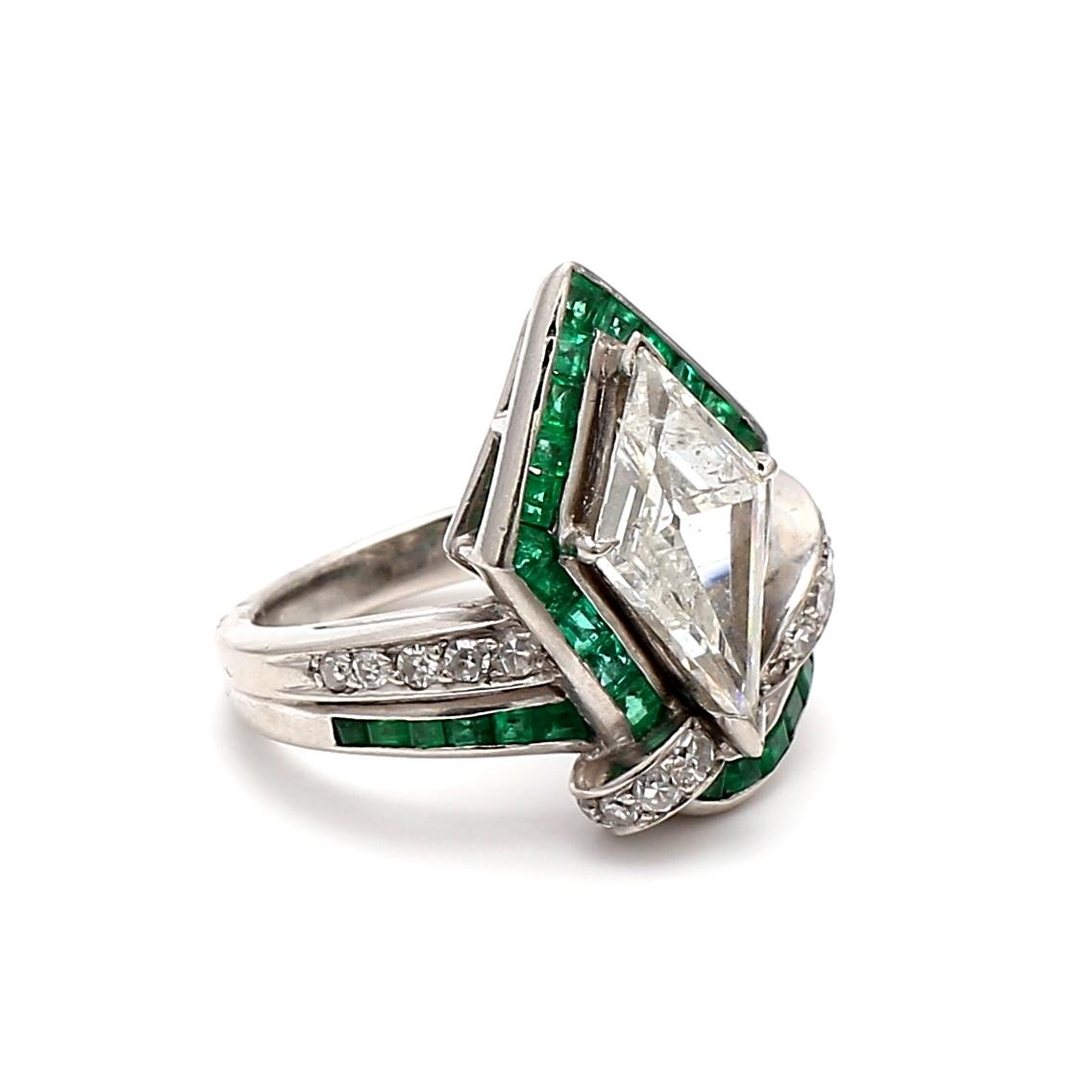 2.50ct Kite Diamond & Emerald Platinum Art Deco Ring with Round Brilliant Accent