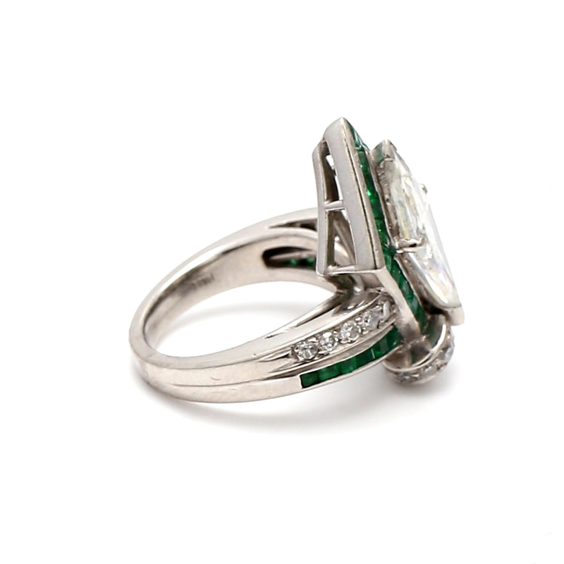 2.50 Carat Kite Shape and Round Diamond 1.50 Carat Emerald Platinum Art Deco Ring
