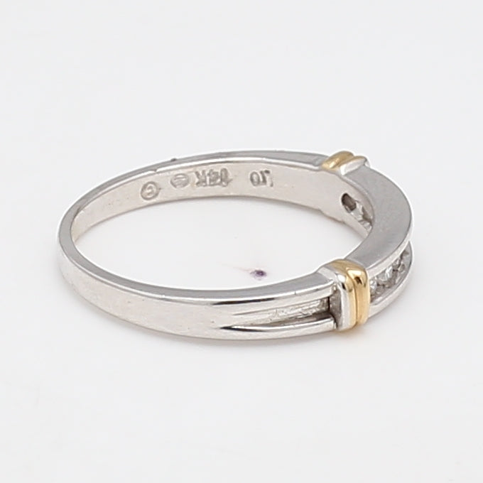 0.18 Carat Round Brilliant Diamond 14 Karat Two Tone Gold Band Ring