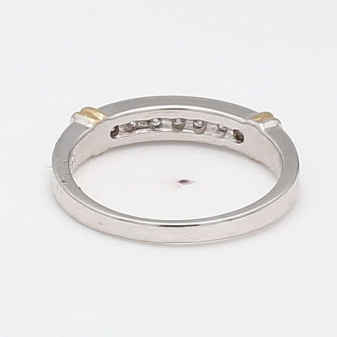 0.18 Carat Round Brilliant Diamond 14 Karat Two Tone Gold Band Ring