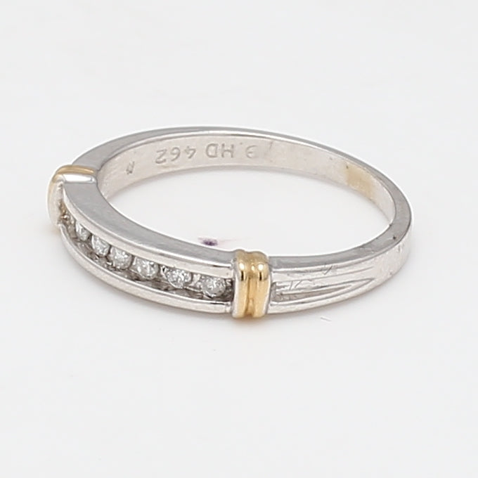 0.18 Carat Round Brilliant Diamond 14 Karat Two Tone Gold Band Ring