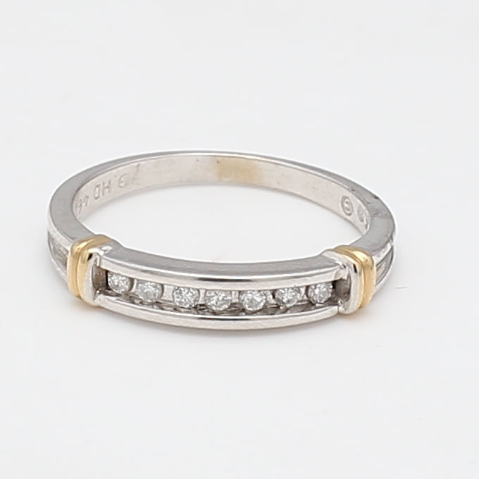 0.18 Carat Round Brilliant Diamond 14 Karat Two Tone Gold Band Ring