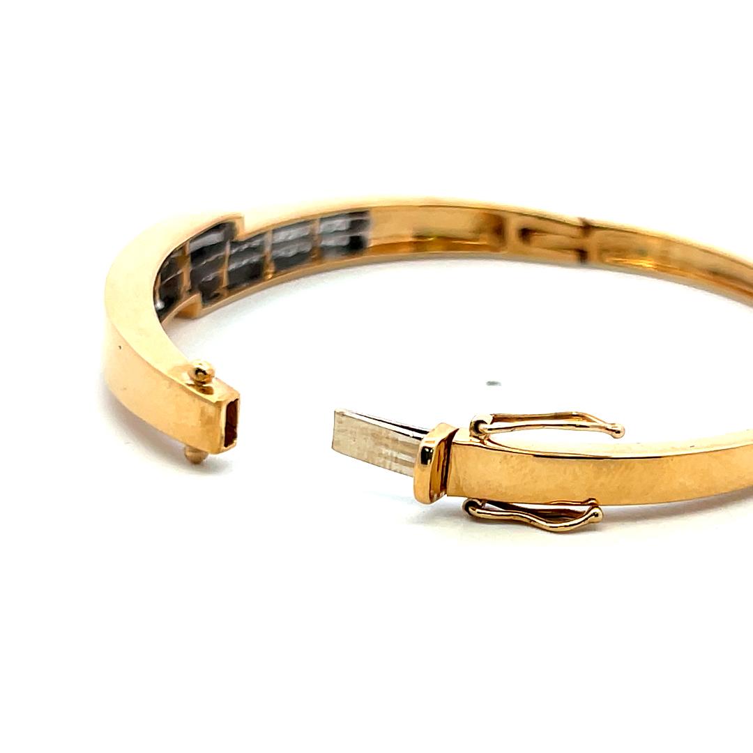 18K Yellow Gold Bangle Bracelet with 1.75 Carat Princess Cut F-SI2 Diamonds