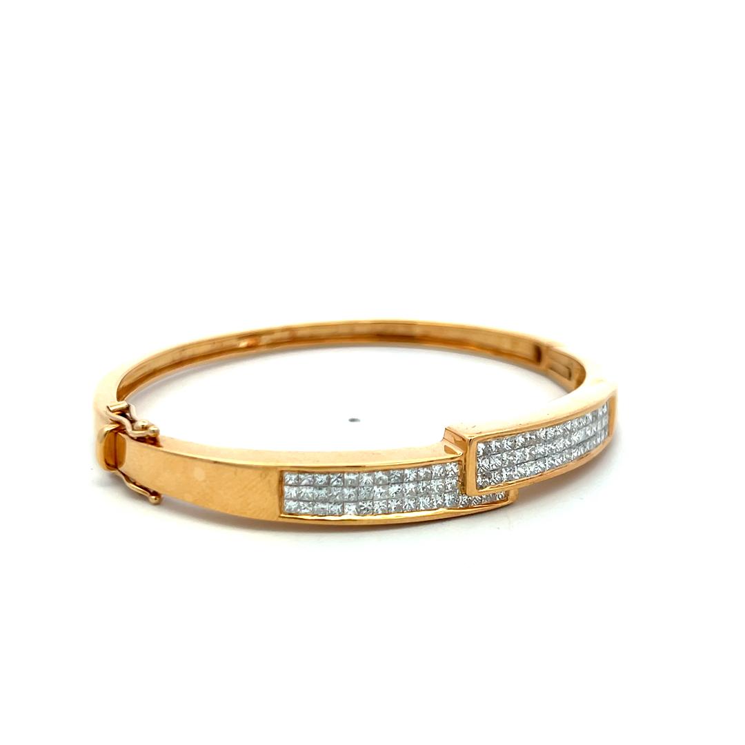 18K Yellow Gold Bangle Bracelet with 1.75 Carat Princess Cut F-SI2 Diamonds