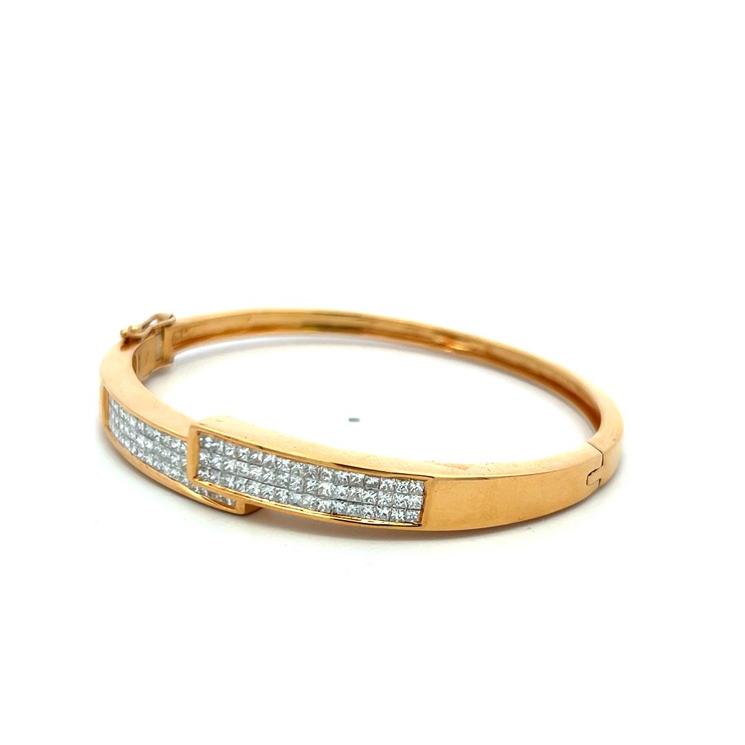 18K Yellow Gold Bangle Bracelet with 1.75 Carat Princess Cut F-SI2 Diamonds