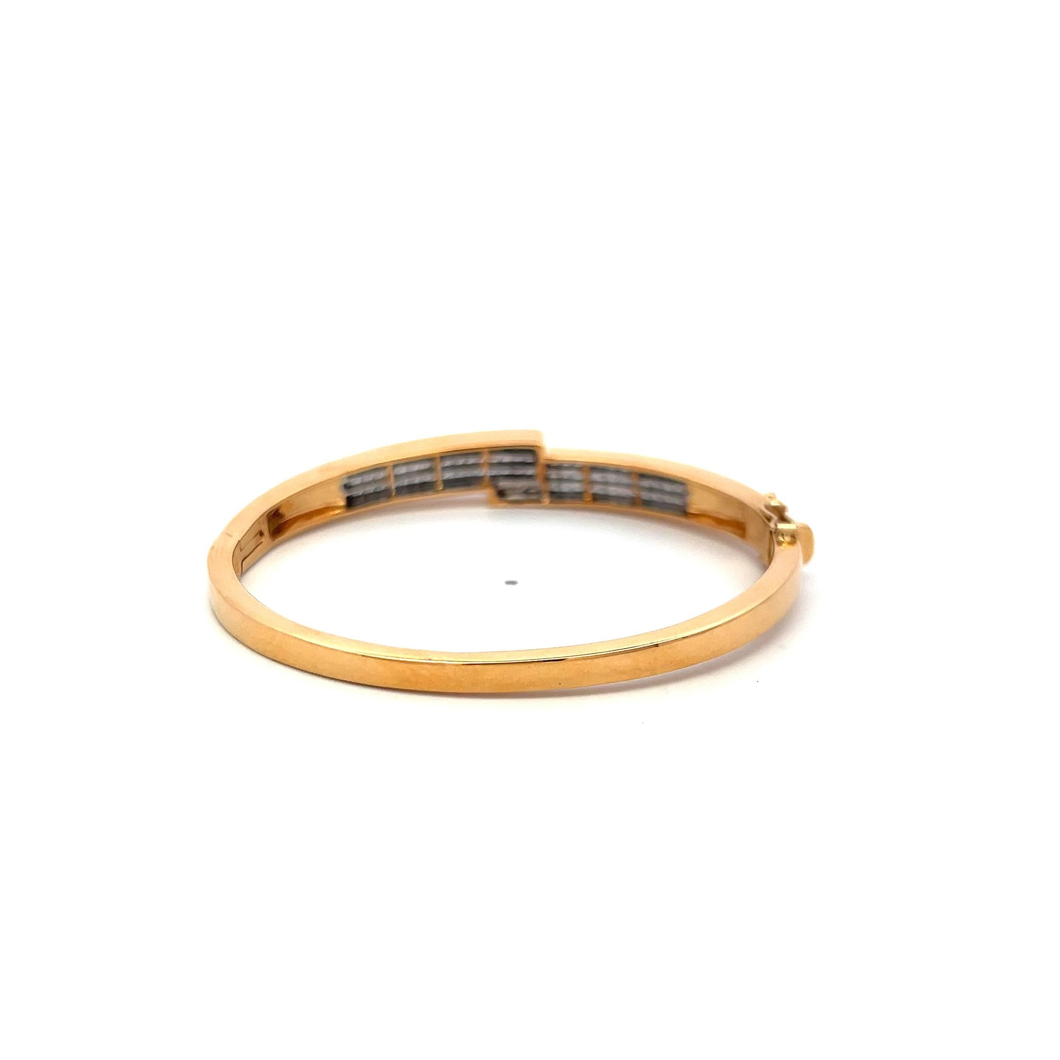 18K Yellow Gold Bangle Bracelet with 1.75 Carat Princess Cut F-SI2 Diamonds