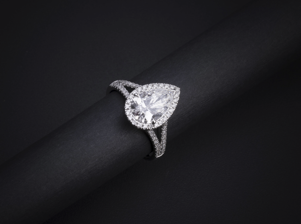 Lab-Grown 2.09 Carat Pear D-VVS2 Diamond 14K White Gold Split Shank Ring